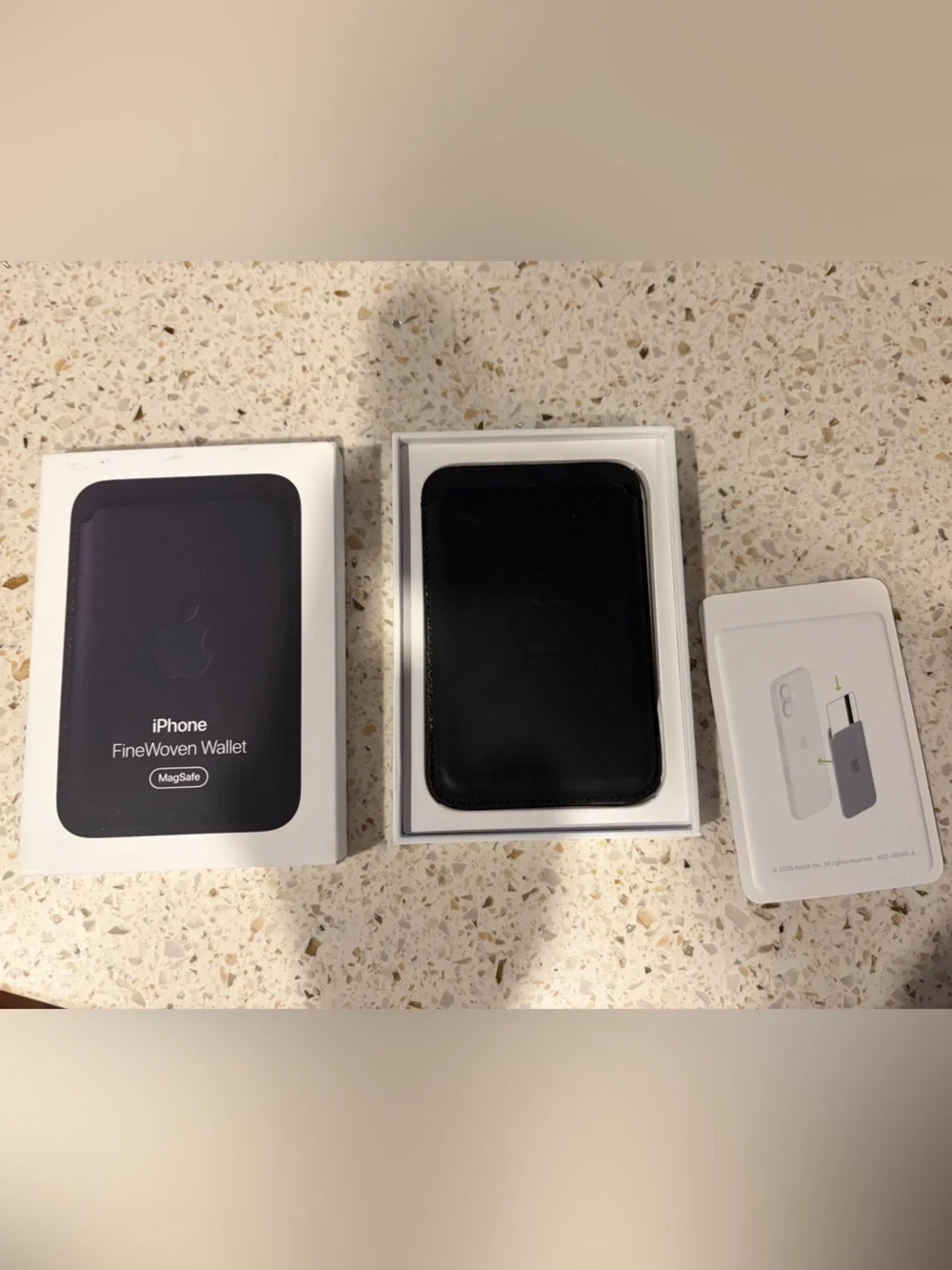 Apple leather magsafe